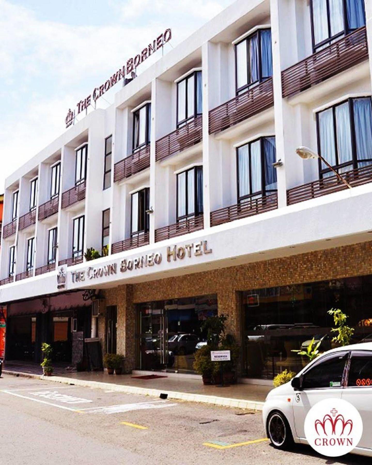 The Crown Borneo Hotel Kota Kinabalu Extérieur photo