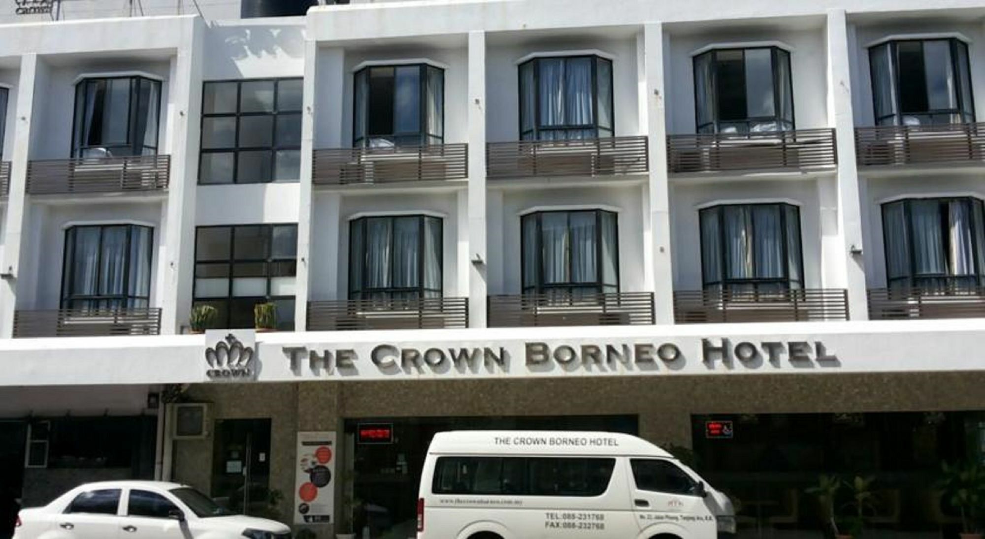 The Crown Borneo Hotel Kota Kinabalu Extérieur photo